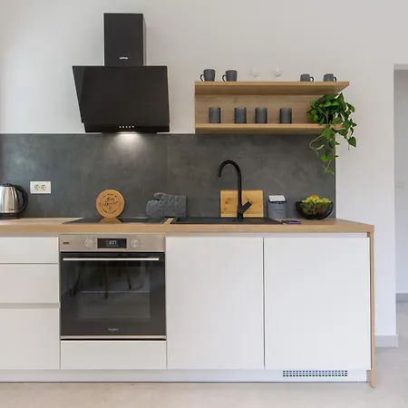 San Salvatore Sweet *