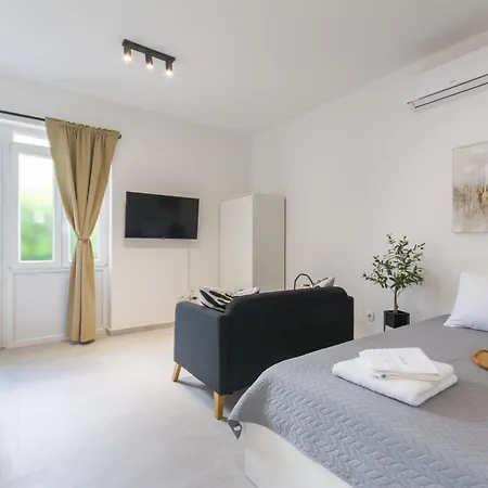 San Salvatore Sweet *