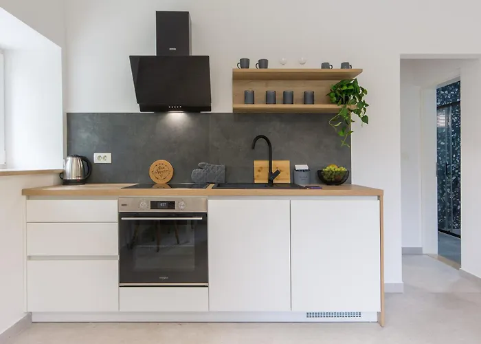 San Salvatore Sweet *