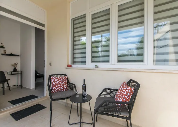 San Salvatore Sweet * دوبروفينك