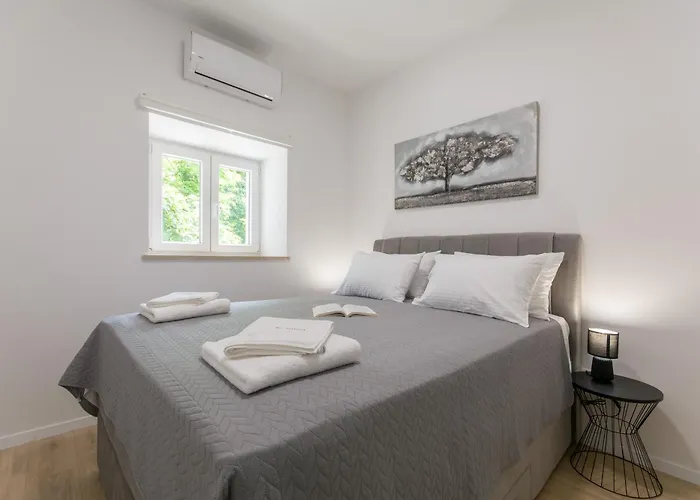 San Salvatore Sweet *