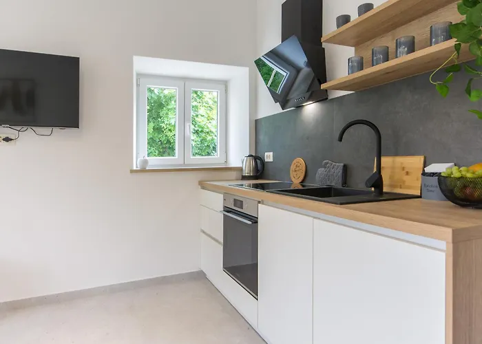 San Salvatore Sweet دوبروفينك