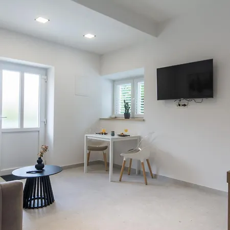 San Salvatore Sweet *